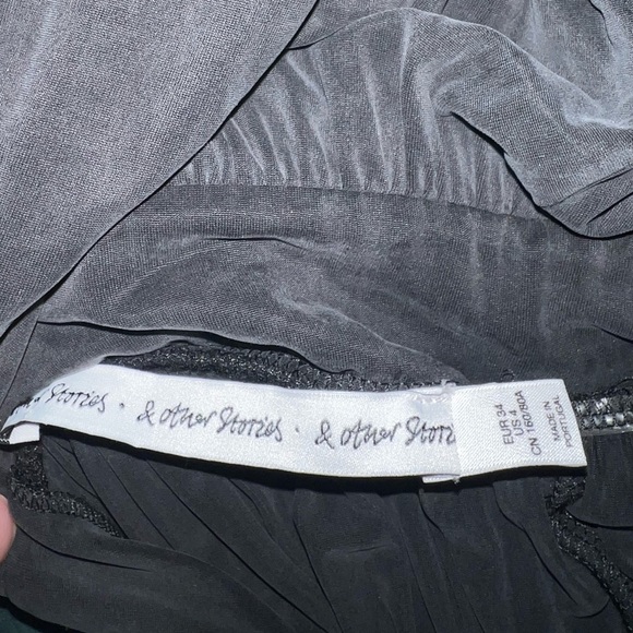 & Other Stories Women Black Plunge Scallop Neck Pleated Maxi Dress - Picture 2 of 8